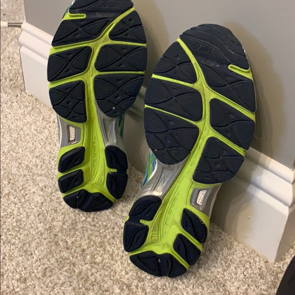 ASICS Running Shoes - Picture 3 of 3